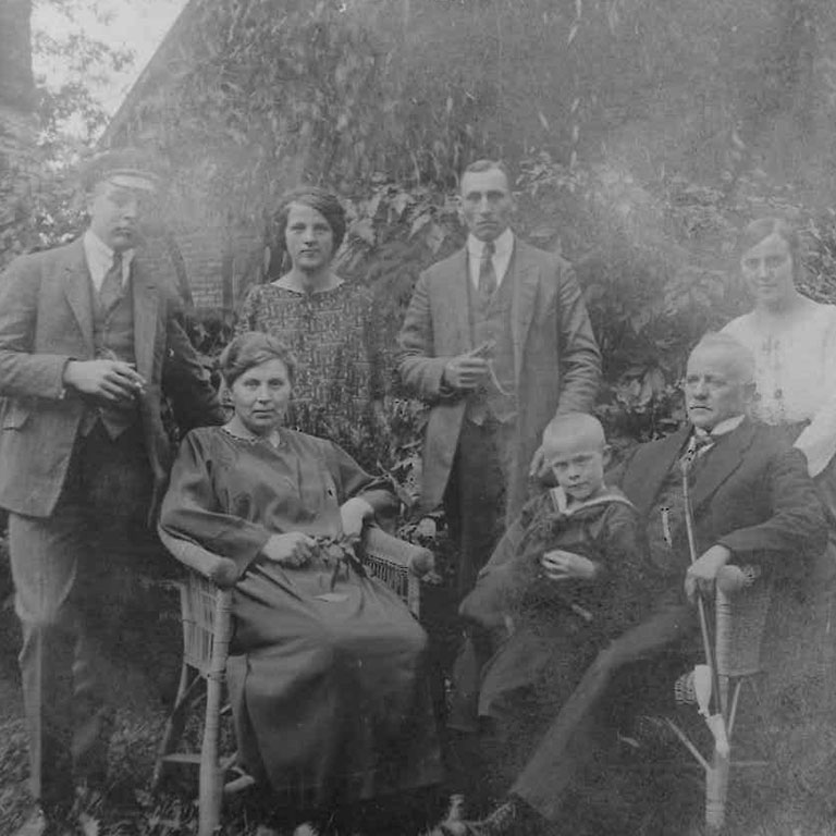 doerlemann_family_1900